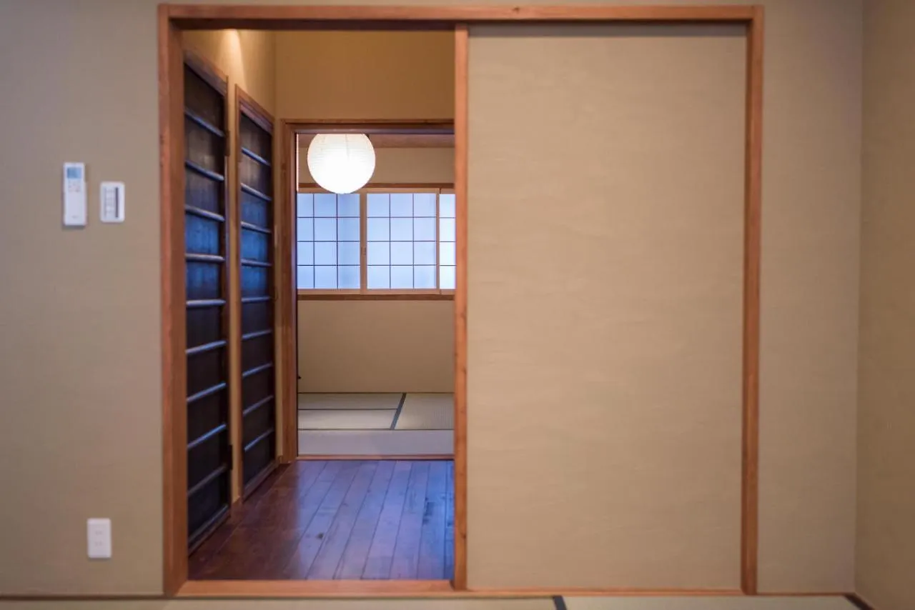 Homestay 慶有魚•清水（Kyotofish-Kiyomizu）日式庭院浴缸三室町屋近清水寺 Apartment